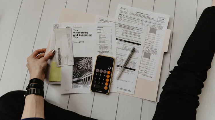 Accounting in Switzerland: Rules, Costs & Deadlines (2026)
